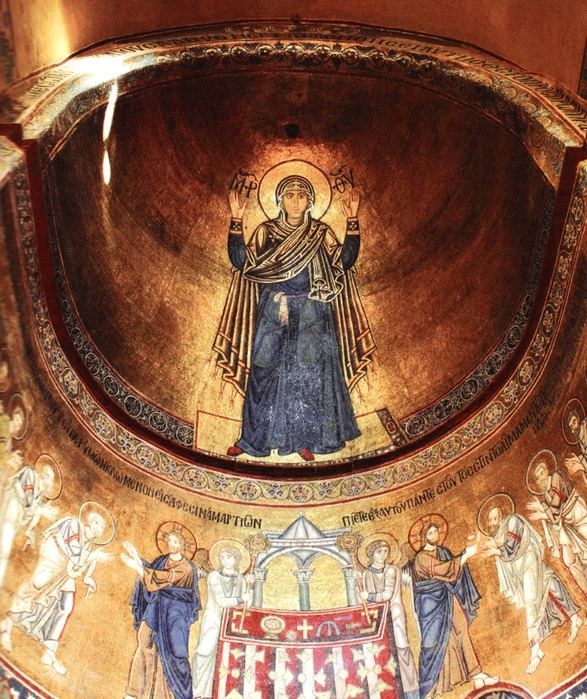 Шестиметровое изображение молящейся Божьей Матери, Оранты на вогнутой поверхности купола над алтарем Софиевского собора в Киеве